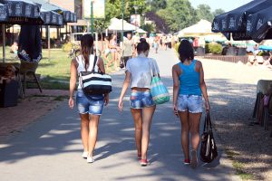 ДЕЦА МАСОВНО ЏВАКААТ МАСТИКИ ЗА ДА НЕ ЈАДАТ! Го доведуваат организмот до целосен КОЛАПС, сѐ учат од СОЦИЈАЛНИТЕ МРЕЖИ!