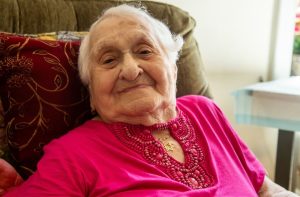 СОВЕТ ОД СТАРА ЕВРЕЈКА КАКО СЕКОГАШ ДА ИМАТЕ ПАРИ: Главната тајна е скриена во ова