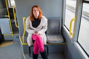 Македонката Бојана тргнала со автобус за Битола, а потоа доживеала шок: „Седнав до една девојка, а кога проговори, почна мојот пекол“